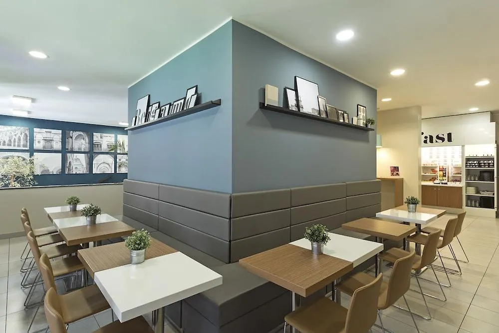 B&B Hotel Bergamo City 3*,