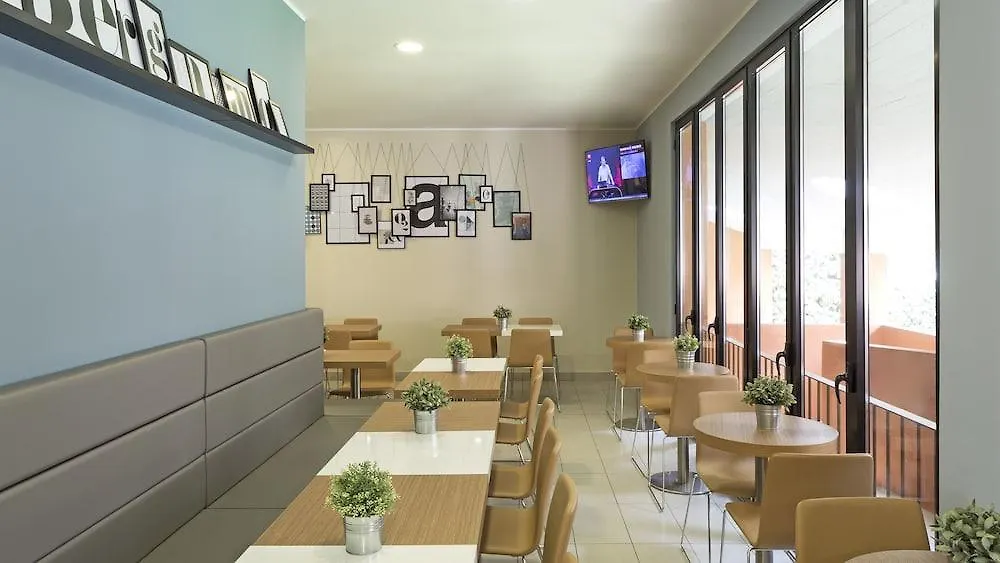 B&B Hotel Bergamo City 3*,